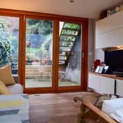 Отель 1 Bedroom Historic Cottage in Kentish Town комната для гостей фото 5
