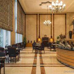 Отель Four Points by Sheraton Bur Dubai ОАЭ, Дубай - 1 отзыв об отеле, цены и фото номеров - забронировать отель Four Points by Sheraton Bur Dubai онлайн интерьер отеля
