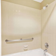 Super 8 by Wyndham Albany in Albany, United States of America from 111$, photos, reviews - zenhotels.com bathroom