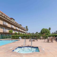 Отель Travelodge by Wyndham Sylmar CA США, Лос-Анджелес - отзывы, цены и фото номеров - забронировать отель Travelodge by Wyndham Sylmar CA онлайн детские мероприятия