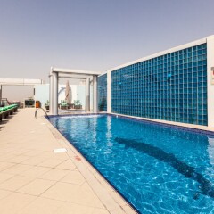 Отель Holiday Inn Dubai - Al Barsha ОАЭ, Дубай - отзывы, цены и фото номеров - забронировать отель Holiday Inn Dubai - Al Barsha онлайн бассейн фото 3