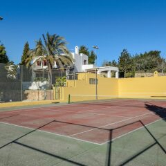 Отель Villa Privilege Tennis спортивное сооружение