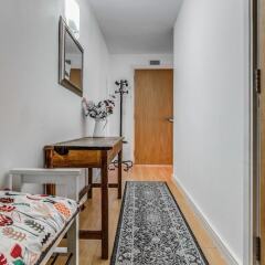 Отель Bright, Spacious 2BR Ancoats Apt for 4 W/balcony Великобритания, Манчестер - отзывы, цены и фото номеров - забронировать отель Bright, Spacious 2BR Ancoats Apt for 4 W/balcony онлайн питание