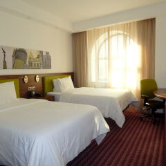 Гостиница Hampton by Hilton Samara в Самаре - забронировать гостиницу Hampton by Hilton Samara, цены и фото номеров Самара комната для гостей фото 3