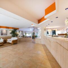 Hotel Club Cartago - Все включено гостиничный бар
