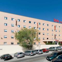 Отель Ibis Madrid Calle Alcala парковка