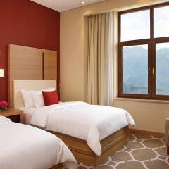 Гостиница Novotel Resort Krasnaya Polyana Sochi комната для гостей фото 2