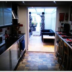 Отель London Malvern Road Rooms To Let Лондон в номере
