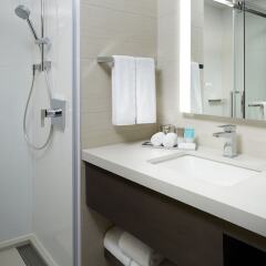 Отель DoubleTree by Hilton Montreal Канада, Монреаль - отзывы, цены и фото номеров - забронировать отель DoubleTree by Hilton Montreal онлайн фото 3