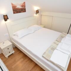 Апартаменты Apartments Dobrotski Dvori комната для гостей фото 5