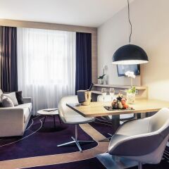 Гостиница Mercure Rosa Khutor (Меркюр Роза Хутор) в Красной Поляне - забронировать гостиницу Mercure Rosa Khutor (Меркюр Роза Хутор), цены и фото номеров Красная Поляна комната для гостей фото 4