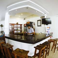 Hikkaduwa Beach Hotel гостиничный бар
