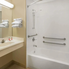 Отель Super 8 by Wyndham Vicksburg США, Виксбург - отзывы, цены и фото номеров - забронировать отель Super 8 by Wyndham Vicksburg онлайн ванная