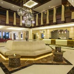 Отель Hilton Al Hamra Beach & Golf Resort интерьер отеля