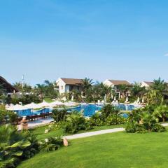 Отель Palm Garden Beach Resort & Spa бассейн