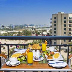 Отель Arabian Park Hotel ОАЭ, Дубай - 1 отзыв об отеле, цены и фото номеров - забронировать отель Arabian Park Hotel онлайн балкон