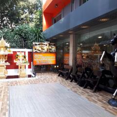 Ideal Hotel Pratunam Бангкок гостиничный бар