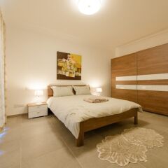 Отель Seafront Luxury Apartment, Pool and Great Location Мальта, Слима - отзывы, цены и фото номеров - забронировать отель Seafront Luxury Apartment, Pool and Great Location онлайн комната для гостей фото 4