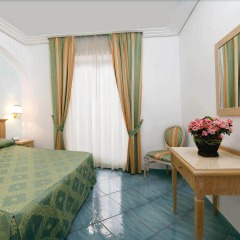 Hotel Due Torri Аджерола комната для гостей