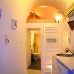 Отель Aeolos Studios and Suites комната для гостей фото 3