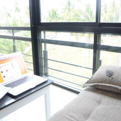 Отель The Kris Resort Condotel at Bagtao Beach удобства в номере