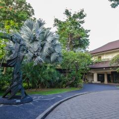 Отель Padma Resort Legian парковка