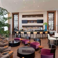 Отель Embassy Suites by Hilton Santo Domingo гостиничный бар