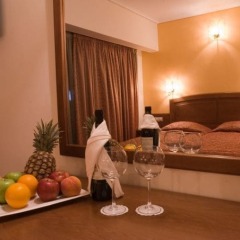 Crystal City Hotel в номере