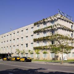 Отель Novotel Barcelona Cornella парковка