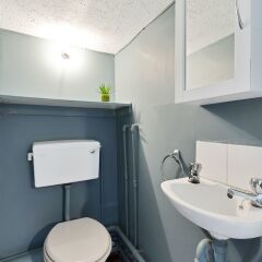 Отель Little Garden Cabin ванная