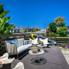 Отель New Listing! Venice Canal-front W/ Pool, Near Beach 5 Bedroom Home США, Лос-Анджелес - отзывы, цены и фото номеров - забронировать отель New Listing! Venice Canal-front W/ Pool, Near Beach 5 Bedroom Home онлайн фото 8