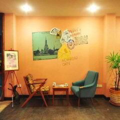 Отель Feung Nakorn Balcony Rooms & Cafe Бангкок интерьер отеля