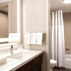 Отель Homewood Suites By Hilton Washington Dc Capitol-Navy Yard ванная