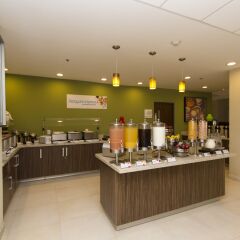 Отель Holiday Inn Express Guadalajara Aeropuerto питание фото 3