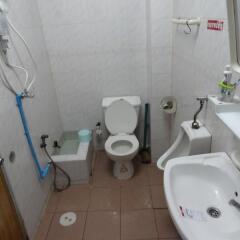 Khaosan River Inn Hostel Бангкок ванная