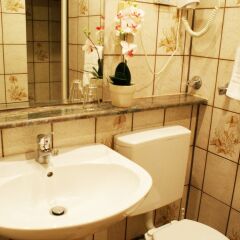 Отель Bahn-Hotel Германия, Дюссельдорф - 3 отзыва об отеле, цены и фото номеров - забронировать отель Bahn-Hotel онлайн ванная