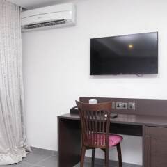 Отель 520 Hotels Asdam Lodge Нигерия, Калабар - отзывы, цены и фото номеров - забронировать отель 520 Hotels Asdam Lodge онлайн удобства в номере