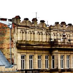 Гостиница Deluxe Hostel Under the Roof Украина, Львов - 5 отзывов об отеле, цены и фото номеров - забронировать гостиницу Deluxe Hostel Under the Roof онлайн балкон