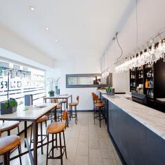 Burns Art Hotel гостиничный бар