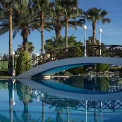 Aloe Hotel бассейн