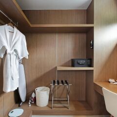 Отель White Sand Beach Residences Pattaya сейф в номере