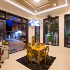 Отель Quynh Chau Homestay интерьер отеля