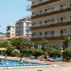 Отель Apartamentos Lotus Испания, Бланес - отзывы, цены и фото номеров - забронировать отель Apartamentos Lotus онлайн бассейн фото 3