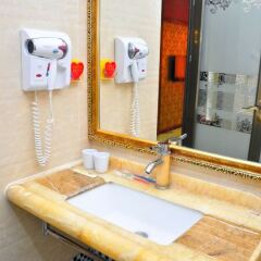 Zhuxing Hotel (Jiangxia Metro Station) ванная фото 2