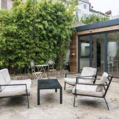 Отель Modern 3 Bedroom Family House With Garden