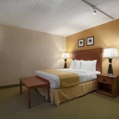 Country Inn & Suites by Radisson, Traverse City, MI in Grand Traverse Bay, United States of America from 197$, photos, reviews - zenhotels.com