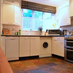 Отель Spacious 2 Bedroom House With Garden in Islington в номере фото 2