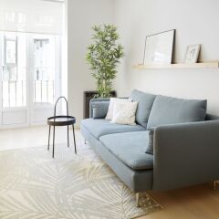 Апартаменты Easo Plaza Apartment by FeelFree Rentals комната для гостей фото 3