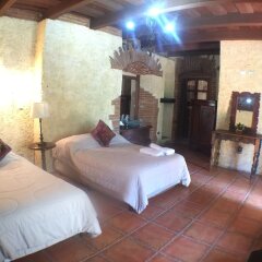Naif Boutique Hotel & Gallery in Antigua Guatemala, Guatemala from 101$, photos, reviews - zenhotels.com guestroom photo 3