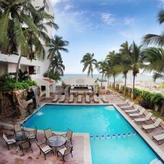 Best Western Hotel Posada Freeman Zona Dorada бассейн